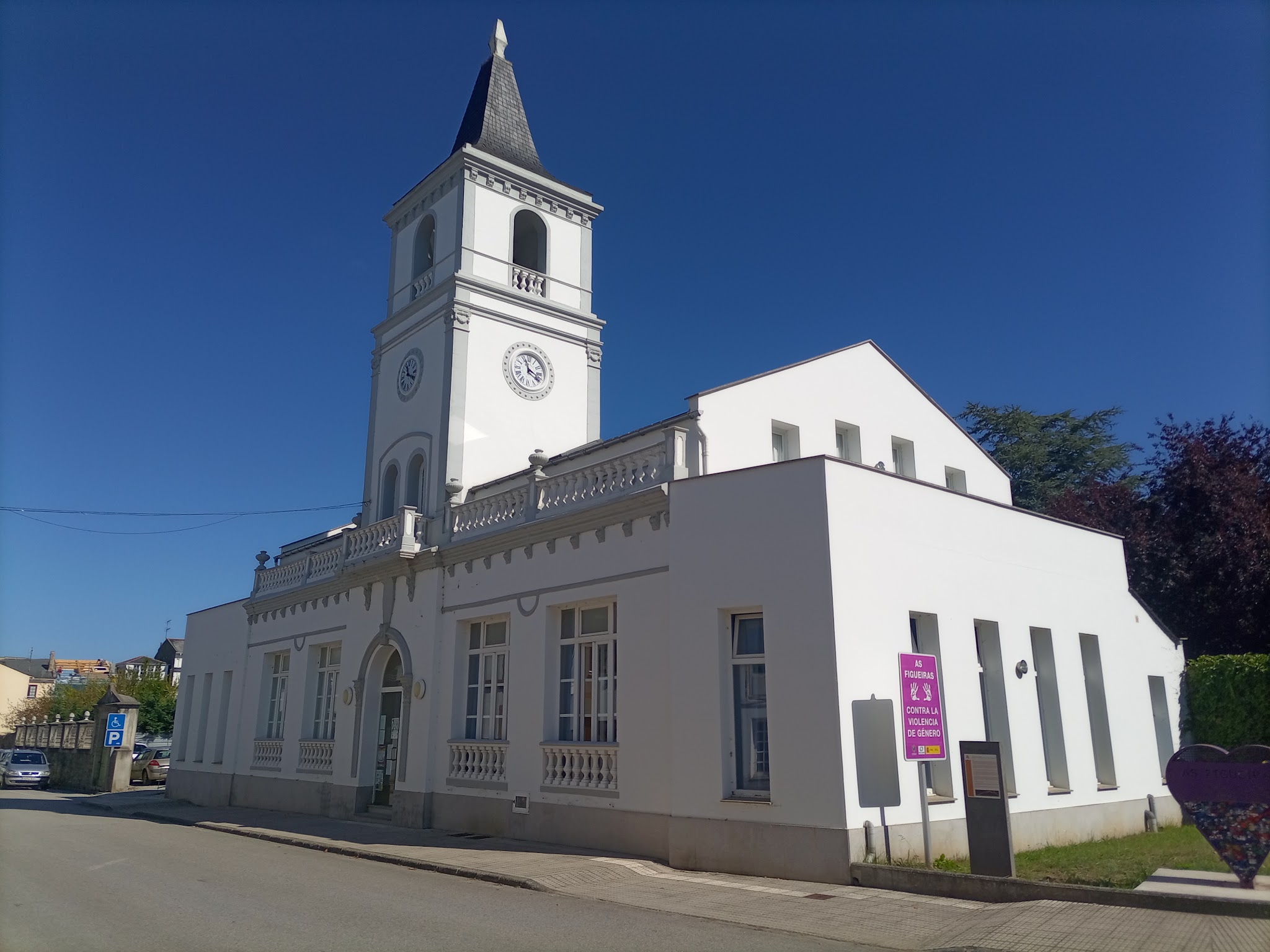 Catro bibliotecas en torno á ría de Ribadeo